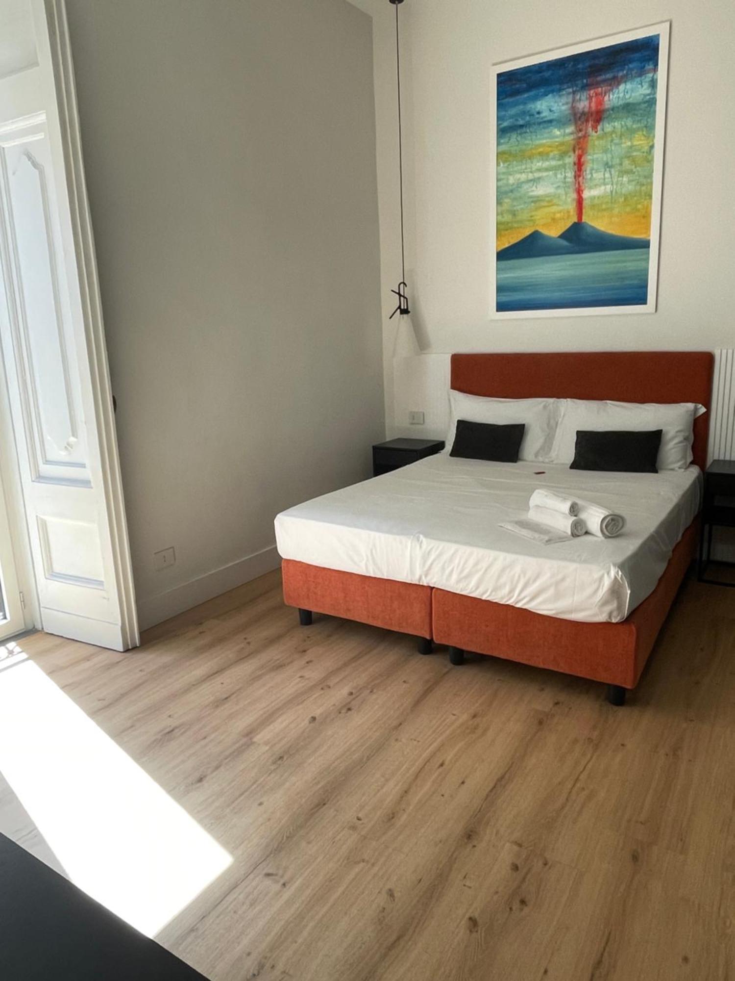 Rolando Domus Bed and Breakfast Neapel Exteriör bild